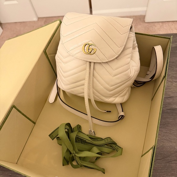 Gucci Marmont Mini Drawstring Backpack - Picture 3 of 17
